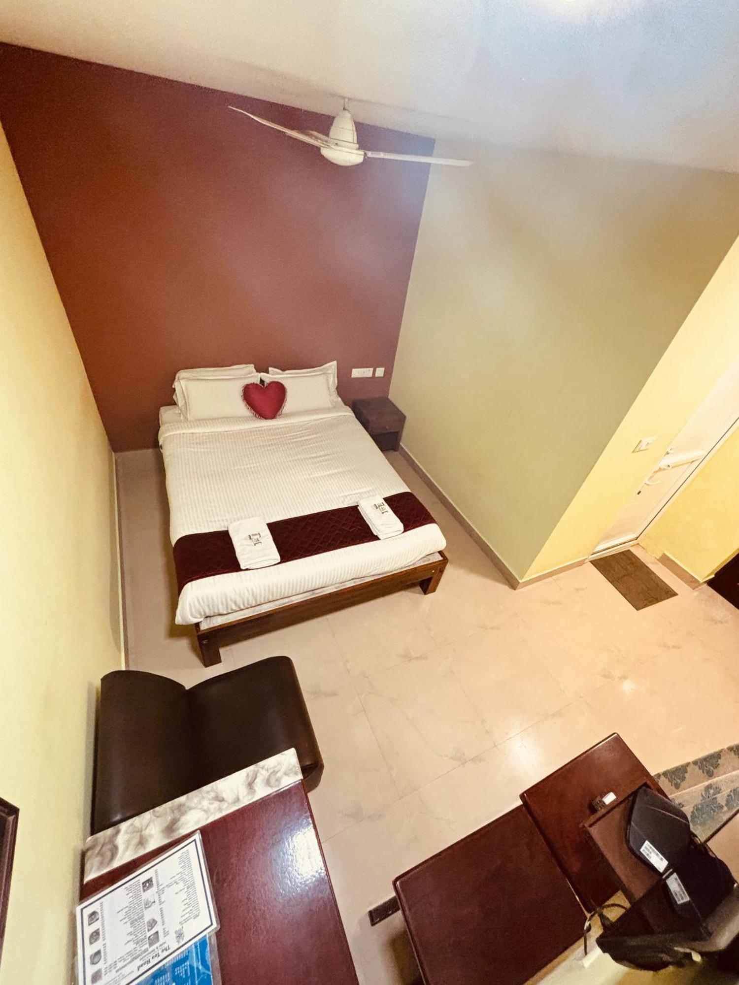 Serenity Sands Beach Resort Pondicherry Bagian luar foto