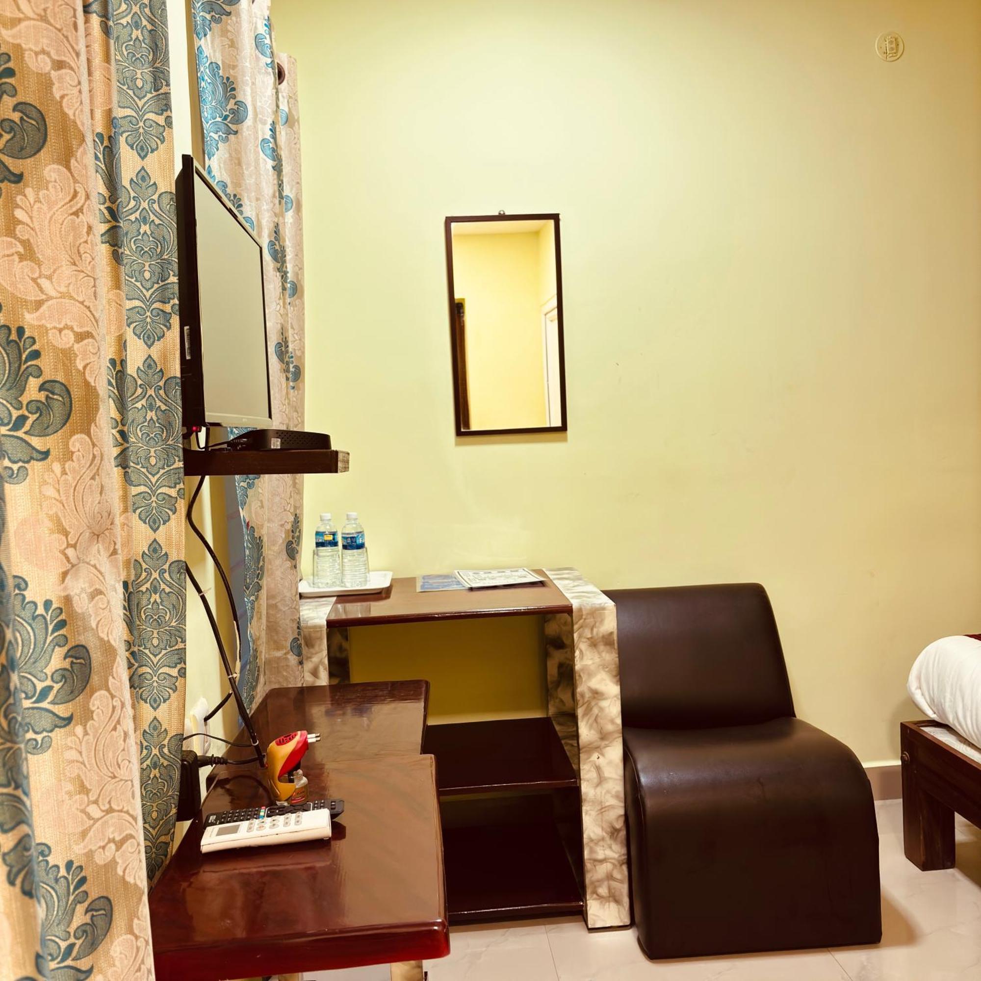 Serenity Sands Beach Resort Pondicherry Bagian luar foto